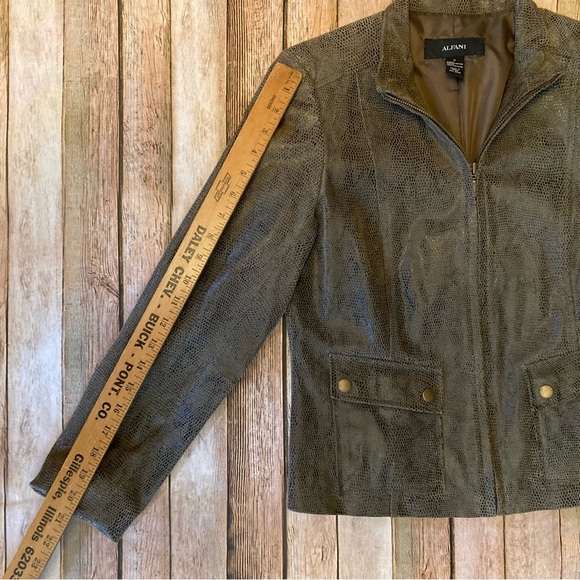 Alfani Women’s Leather Snakeskin Moro Jacket with Snap Pockets S and Lined - Picture 8 of 9